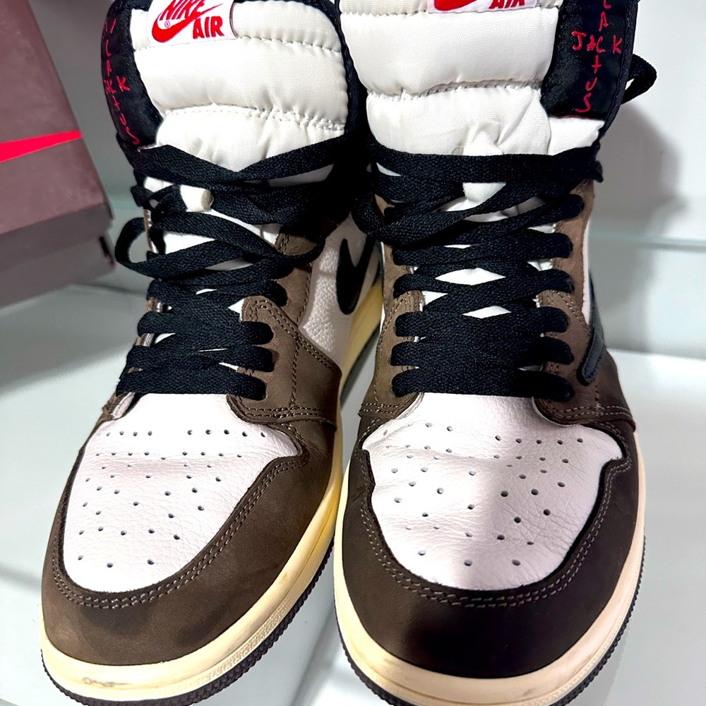 Selling my Air Jordan sneakers
